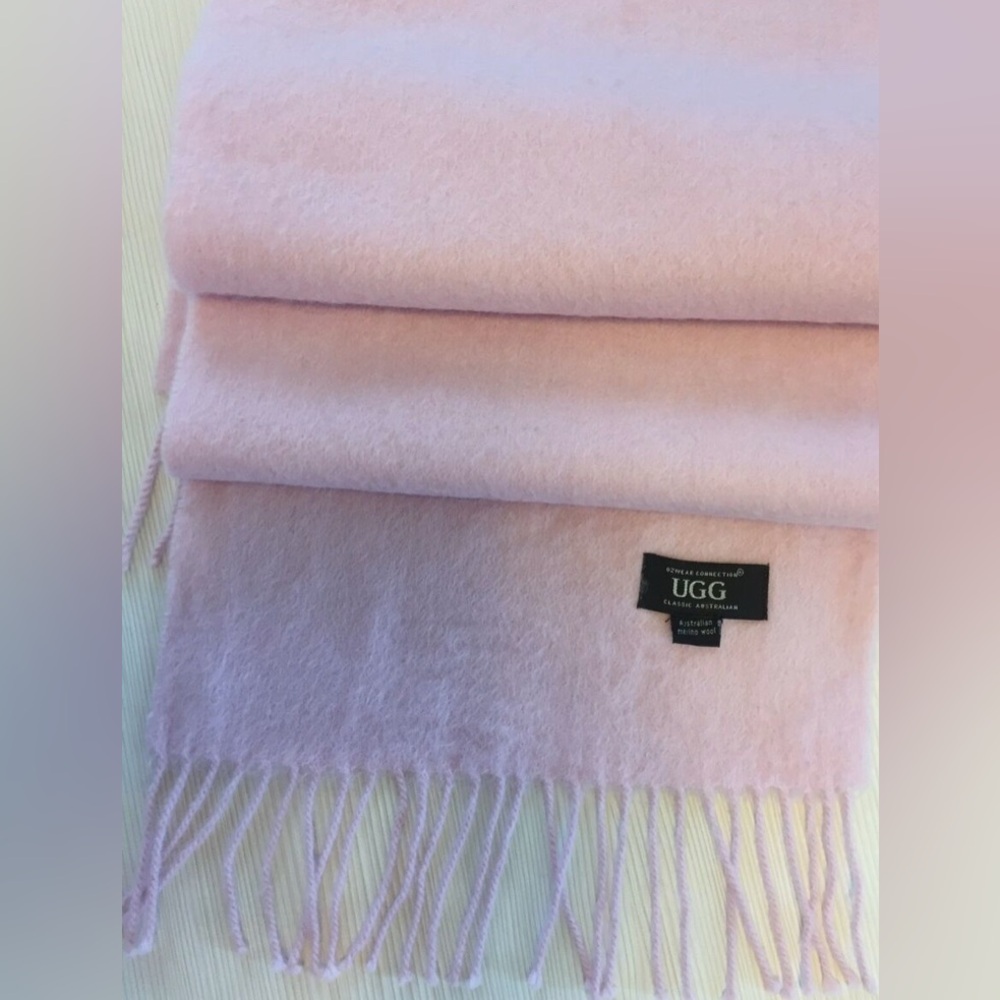 Pink UGG 100% Merino Wool Scarf - Picture 2 of 4